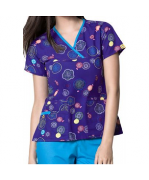 WonderWink Love Buggin You print scrub top ove Buggin You 