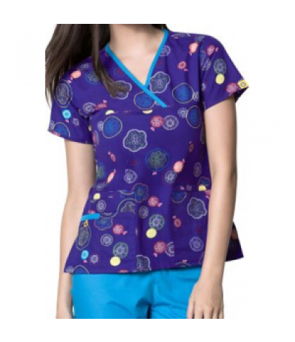 WonderWink Love Buggin You print scrub top - Love Buggin You - XS