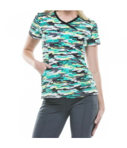 Infinity by Cherokee Camo Kind Of Love print top with Certainty - Camo Kind of Love - M